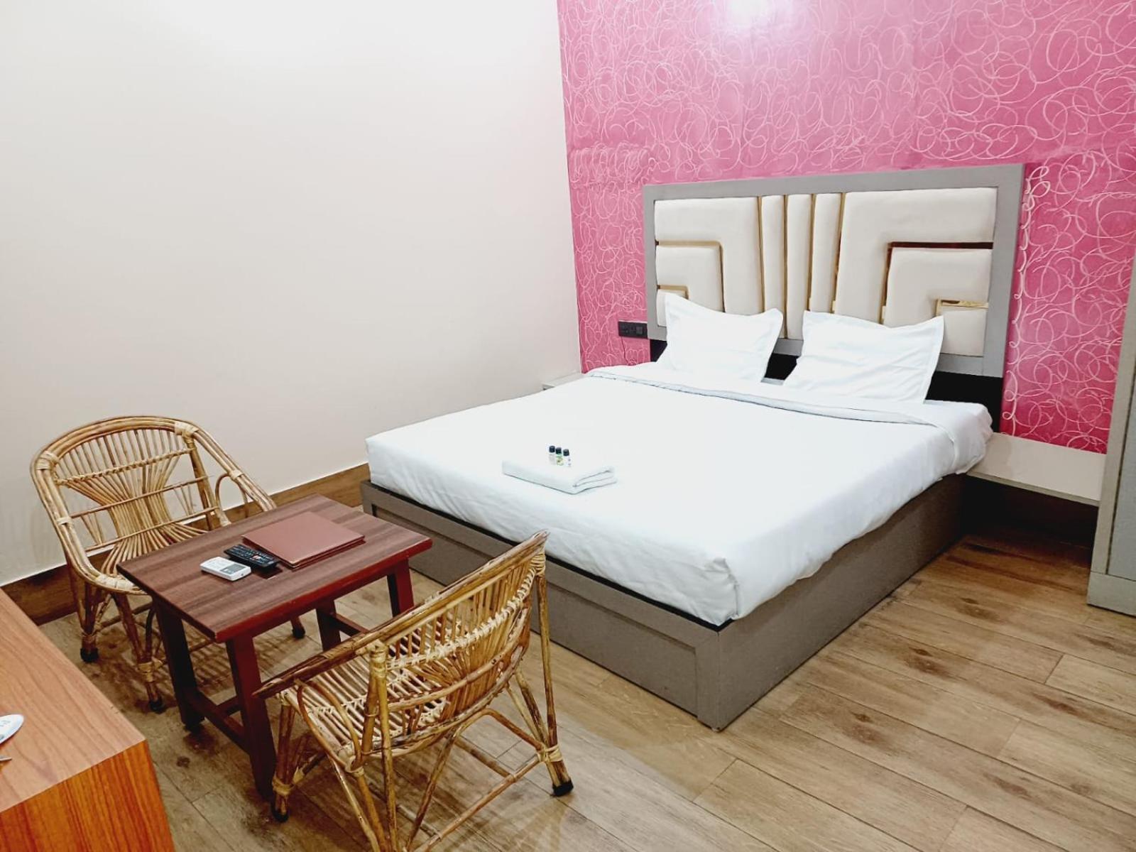 Paradise Home Stay Rāni Pokhri Kültér fotó